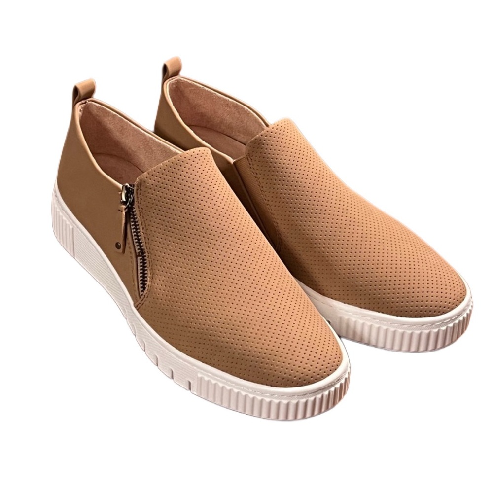 Women’s Naturalizer Soul Turner slip on sneaker oat/nubuck NIB